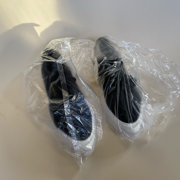 Adidas - HYPERSLEEK Casual Sneaker - Picture 4 of 7